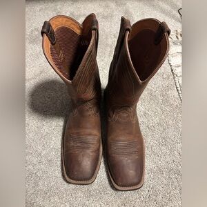 Ariat boots men’s size 11
